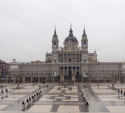Vista general de la Plaza de la Armería durante el Relevo Solemne de Guardia